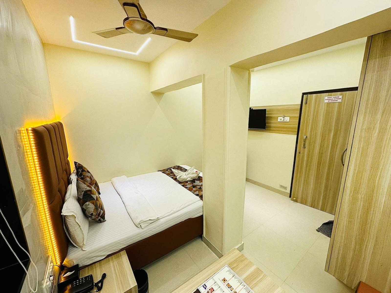Hotel Vashi Inn Navi Mumbai Exterior photo