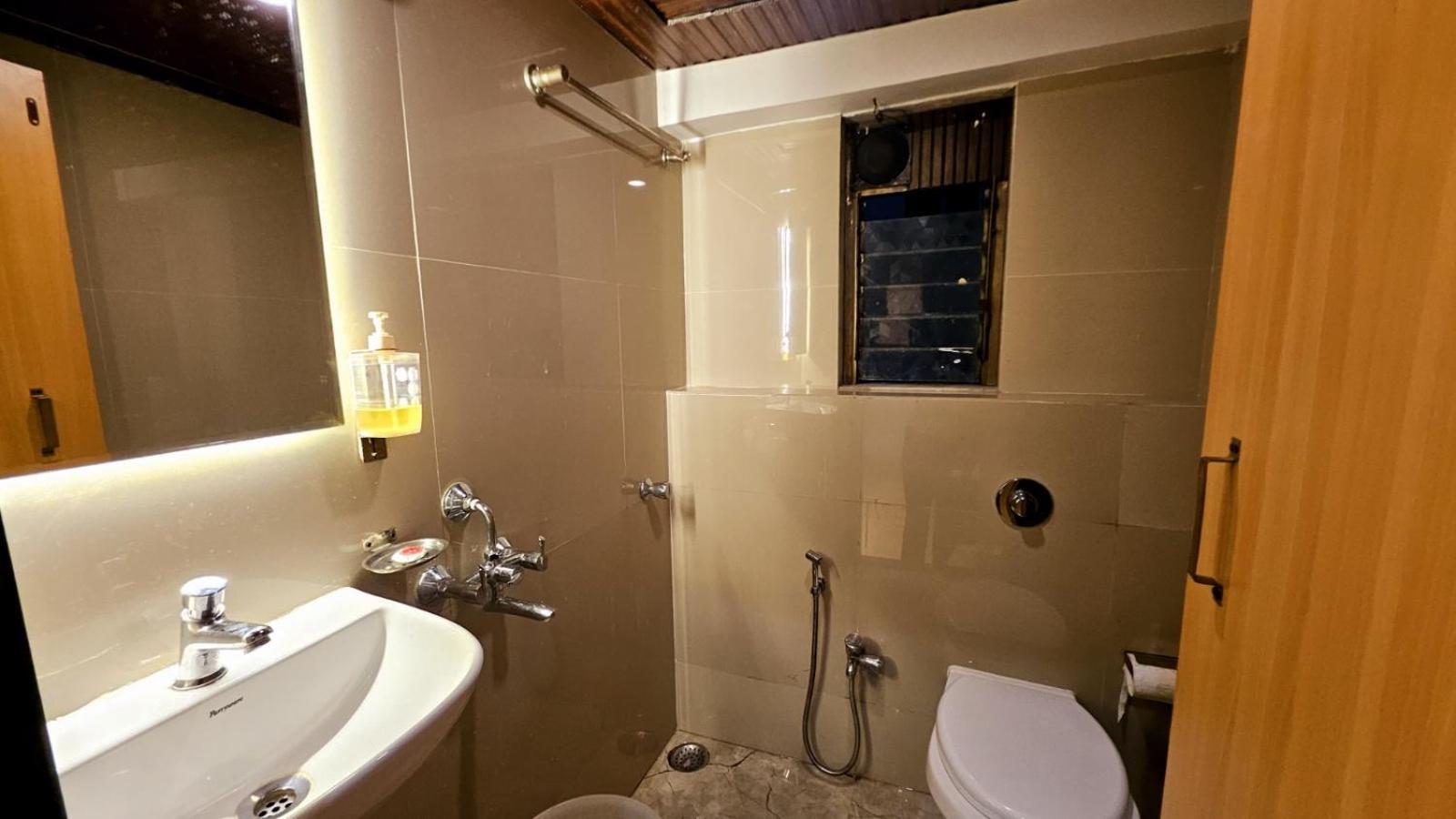 Hotel Vashi Inn Navi Mumbai Exterior photo