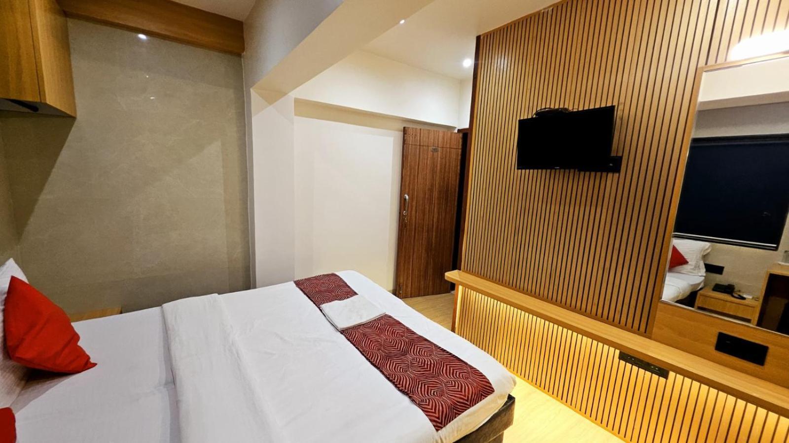 Hotel Vashi Inn Navi Mumbai Exterior photo